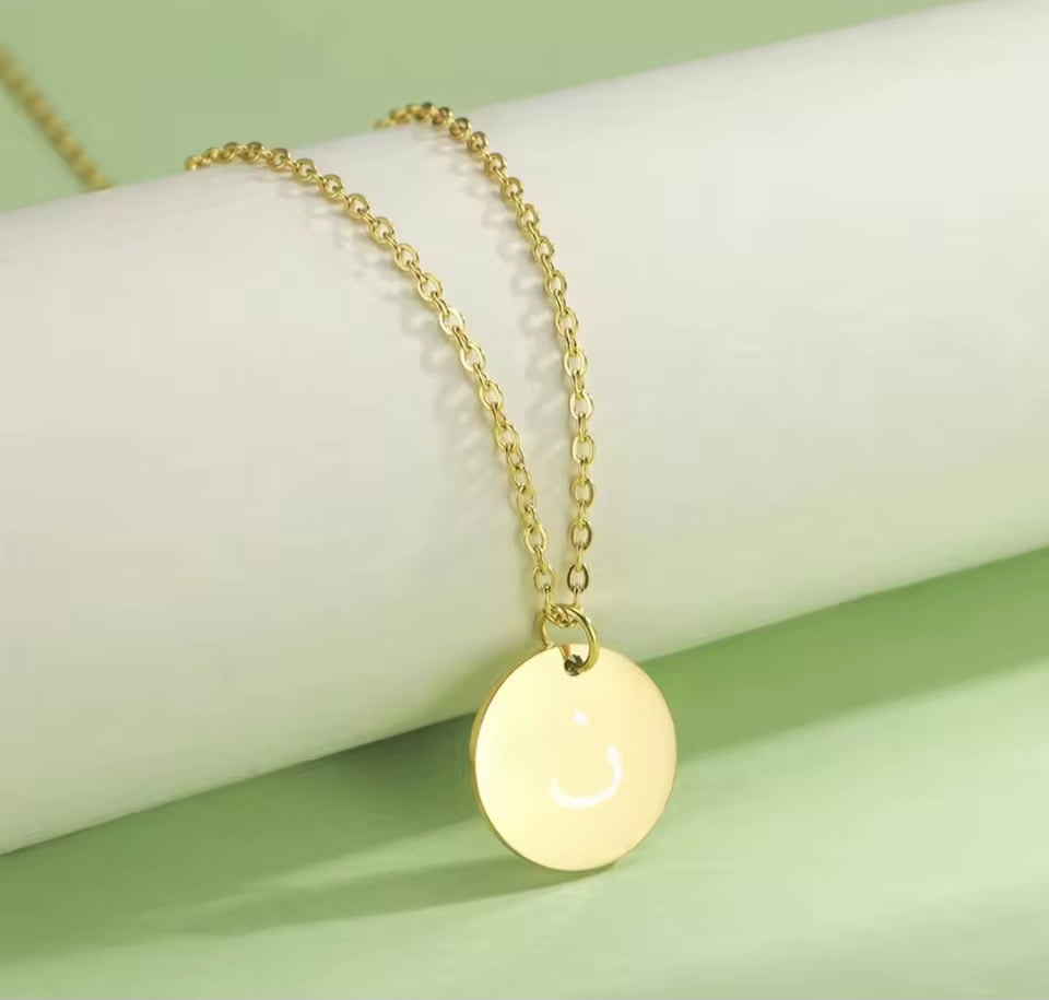 Arabic initial on round circle chain